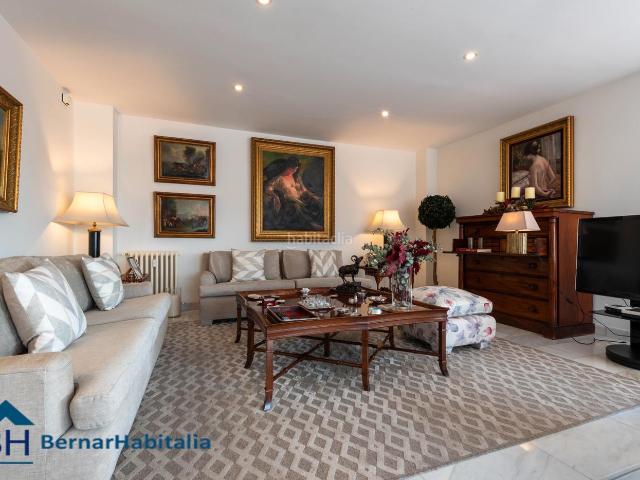 Dúplex en venta en Madrid, Cortes