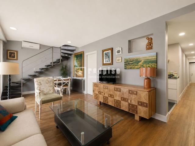 Dúplex en venta en Cortes, Madrid