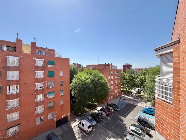 Dúplex en venta en Puente de Vallecas, Madrid