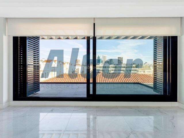 Dúplex en venta en Madrid, Cortes