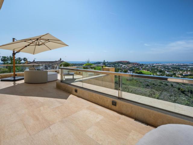 Dúplex en venta en Nueva Andalucía, Costa del Sol Occidental