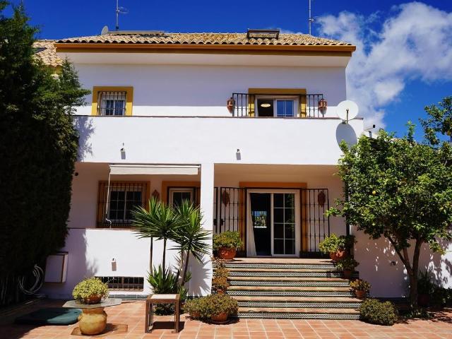 Dúplex en venta en Guadalmina, Marbella