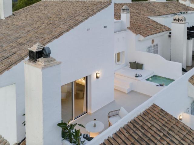 Dúplex en venta en Nueva Andalucía, Costa del Sol Occidental