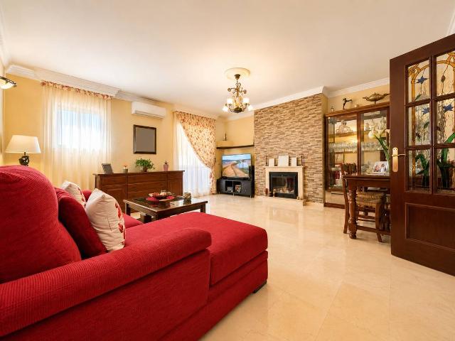 Dúplex en venta en La Sierrezuela, Benalmádena