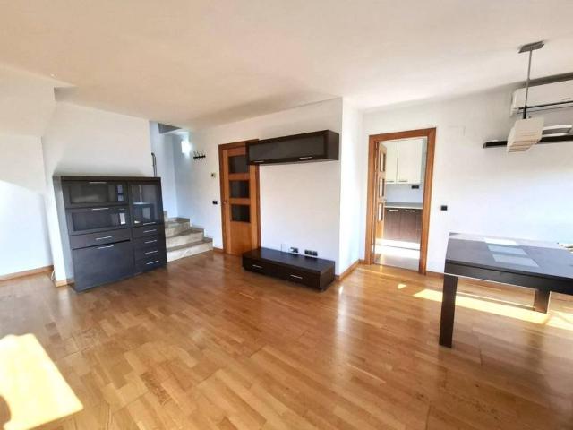 Dúplex en venta en Olesa de Montserrat, Barcelona