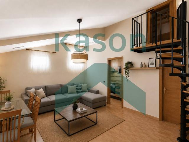 Dúplex en venta en Cortes, Madrid