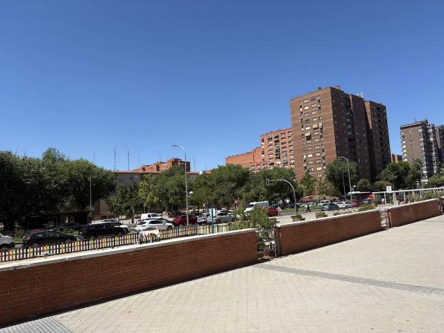 Dúplex en venta en Cortes, Madrid