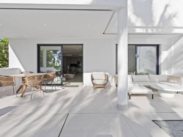Dúplex en venta en Barriada Islas Canarias, Costa del Sol Occidental