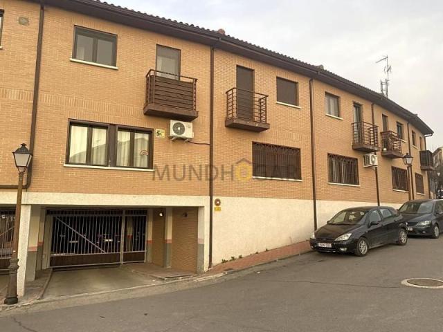 Dúplex en venta en Pedrezuela, Madrid