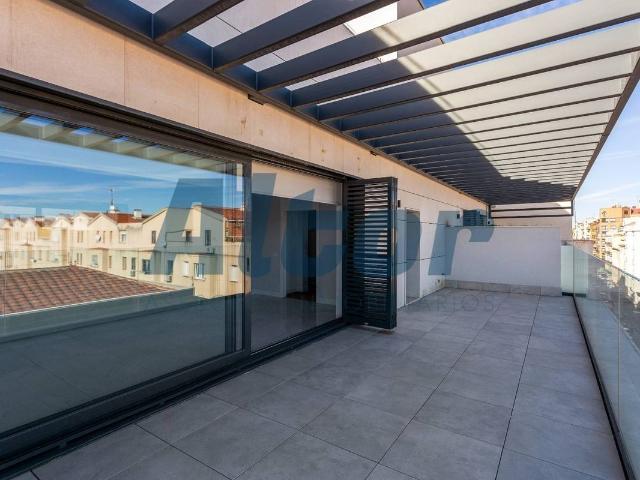 Dúplex en venta en Madrid, Cortes