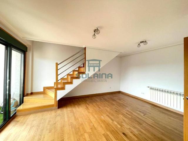 Dúplex en venta en San Cibrao Das Viñas, Ourense