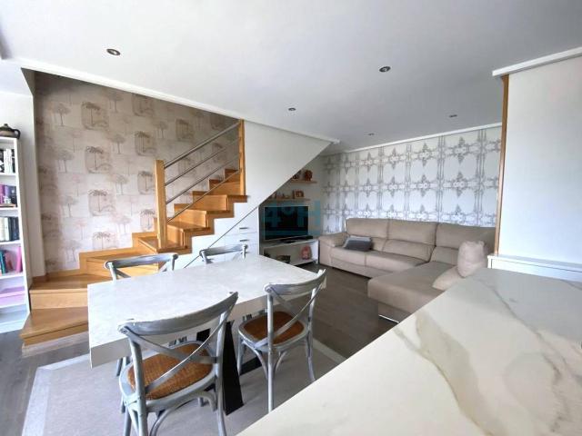 Dúplex en venta en San Cibrao Das Viñas, A Lagoa