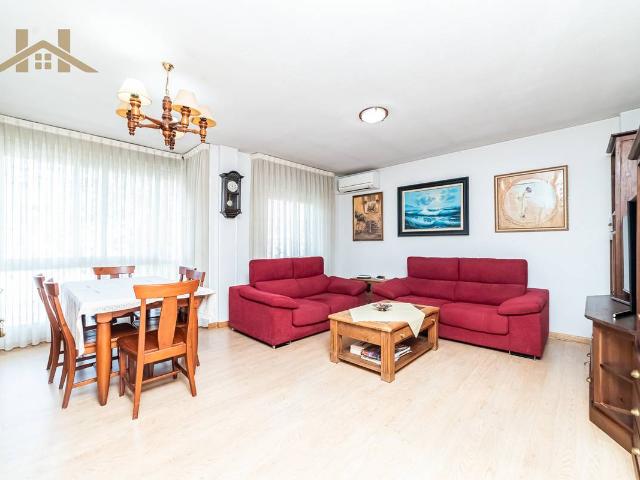 Dúplex en venta en Flores, Leganés