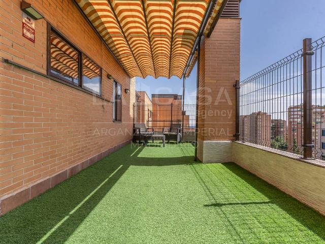 Dúplex en venta en Cortes, Madrid