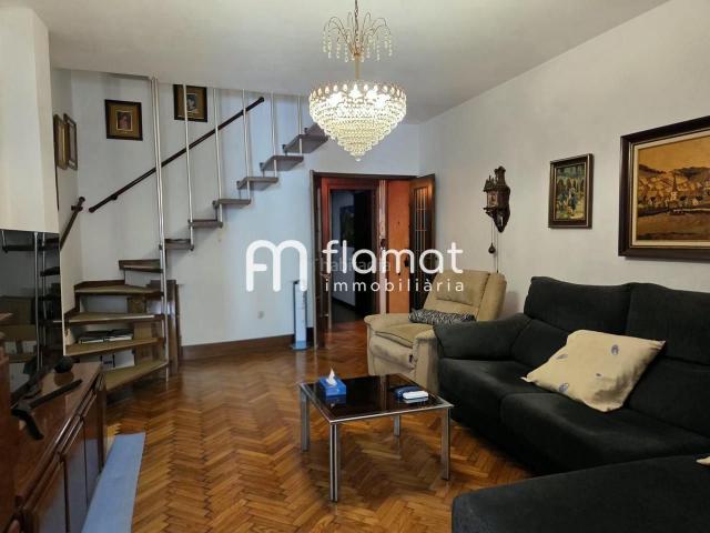 Dúplex en venta en Llatí, Barcelonès