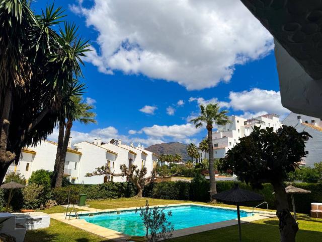 Dúplex en venta en Barriada Islas Canarias, Costa del Sol Occidental