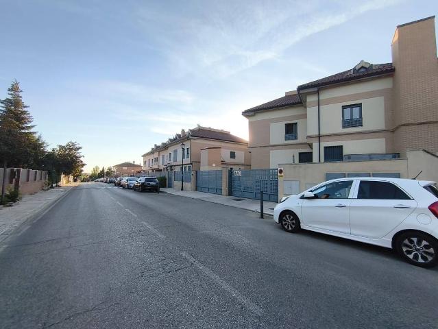 Dúplex en venta en Serranillos Del Valle, Madrid