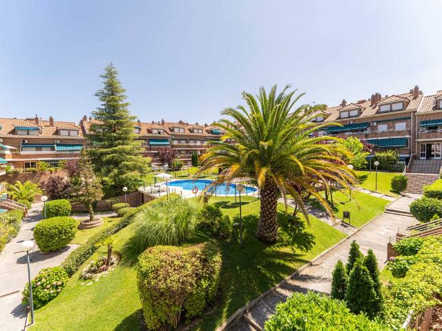 Dúplex en venta en Sevilla La Nueva, Madrid