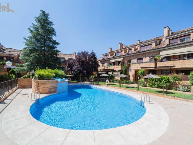 Dúplex en venta en Sevilla La Nueva, Madrid
