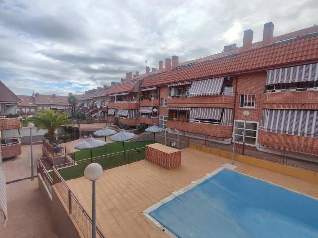 Dúplex en venta en Sevilla La Nueva, Madrid
