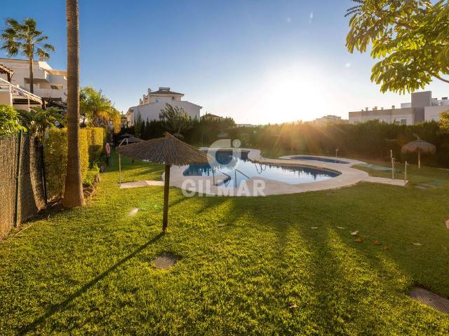 Dúplex en venta en Barriada Islas Canarias, Estepona