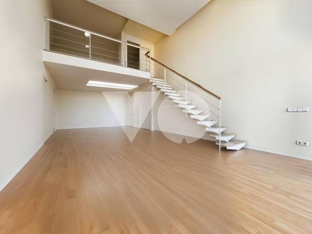 Dúplex en venta en Cortes, Madrid