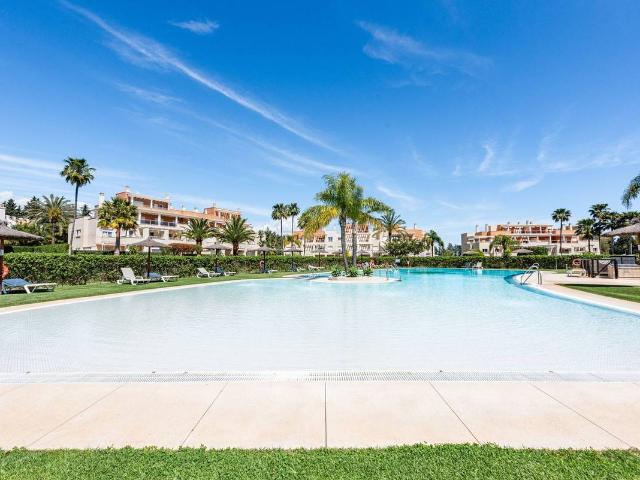 Dúplex en venta en Barriada Islas Canarias, Estepona