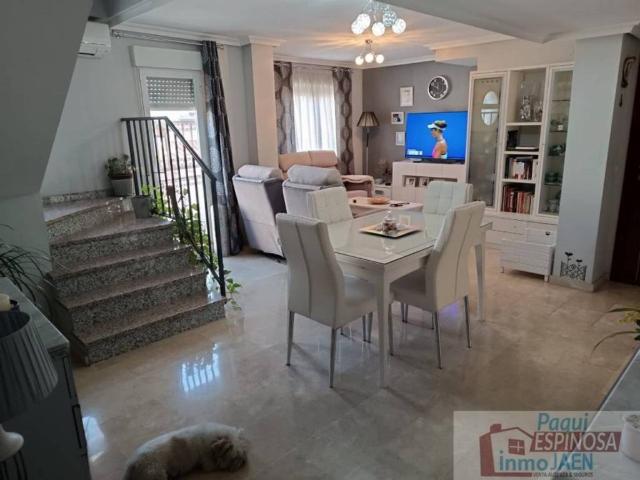 Dúplex en venta en Torredonjimeno, Andalucía
