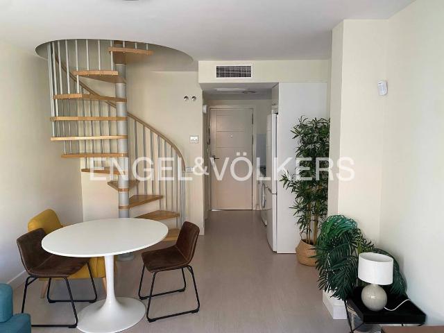 Dúplex en venta en Cortes, Madrid