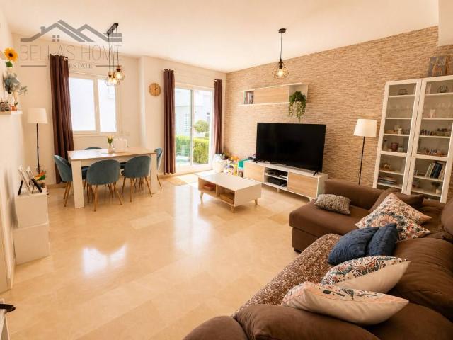 Dúplex en venta en Barriada Islas Canarias, Costa del Sol Occidental