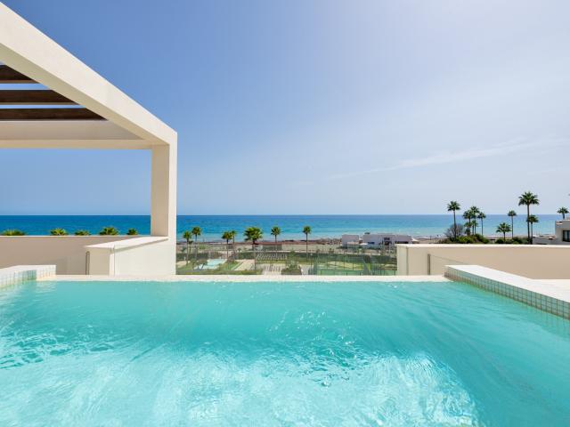 Dúplex en venta en Urbanización Puerto Estepona (Seghers), Costa del Sol Occidental