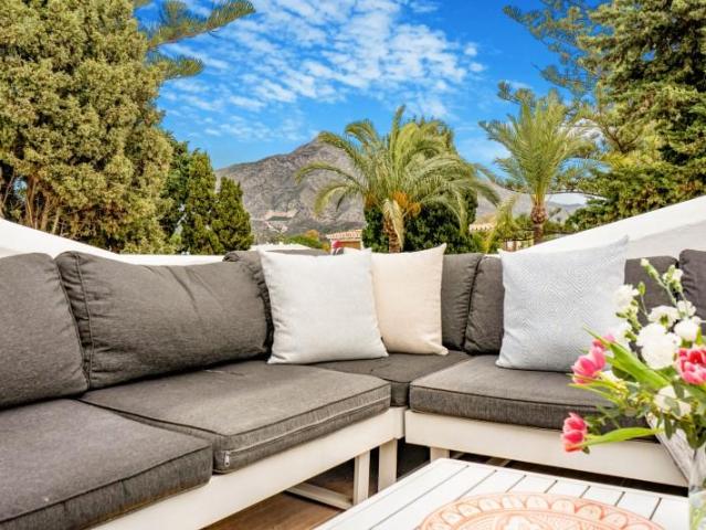 Dúplex en venta en Nueva Andalucía, Costa del Sol Occidental