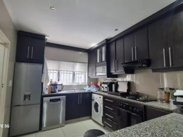 Townhouse for rent in Seaview, Kwazulu-natal