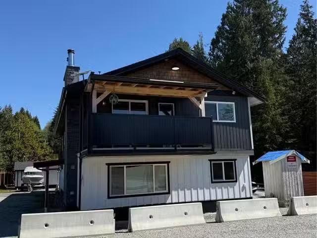 House for sale in Clayoquot, British Columbia