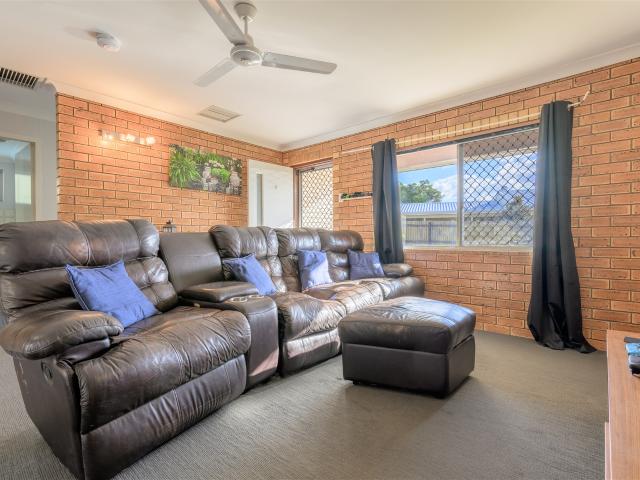 Flat for sale in Gladstone, Queensland