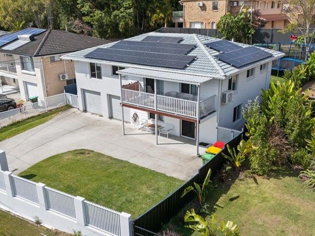 House for sale in Labrador, Gold Coast City