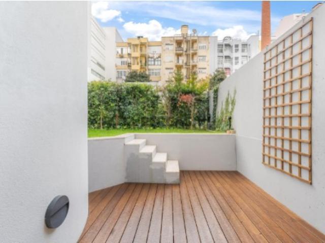 Armazém venda em Lisboa