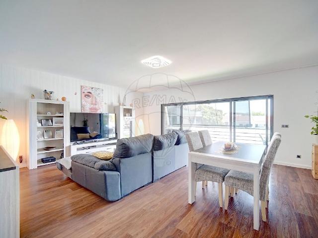 Apartamento venda em Condomínio Lagoa da Pedra, Alcochete