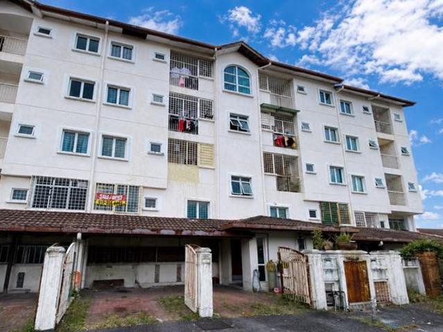 Townhouse for sale in Petaling, Subang Jaya