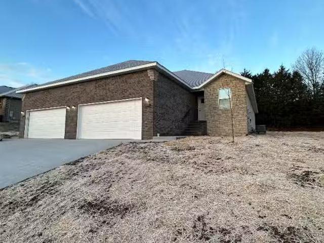 Condo for rent in Ozark