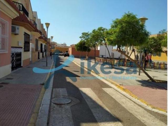 Dúplex en venta en Loma Cabrera, Almería