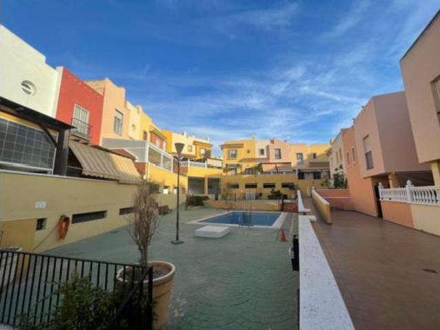 Dúplex en venta en Villa Blanca, Almería
