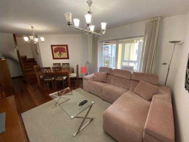 Dúplex en venta en Ames, Santiago