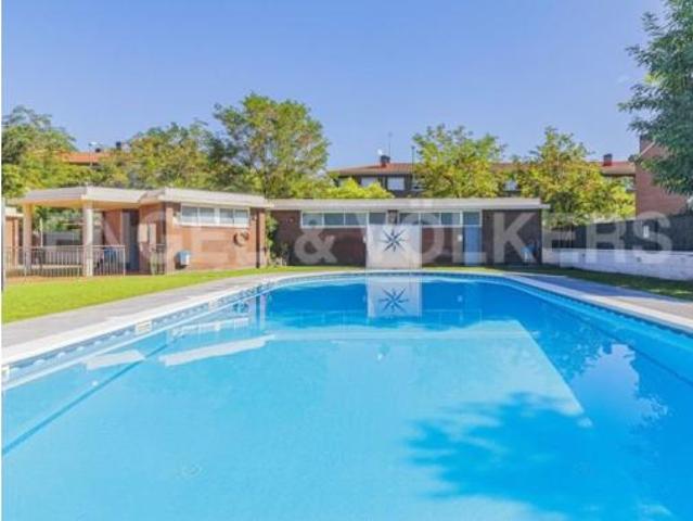 Dúplex en venta en Cerdanyola Del Vallès, Canaletes