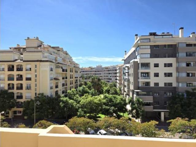 Dúplex en venta en Barriada Islas Canarias, Costa del Sol Occidental