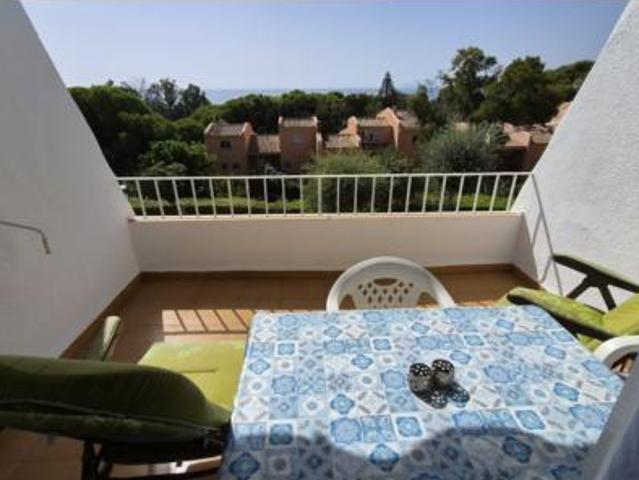 Dúplex en venta en Urbanización Altos de Guadalobon, Estepona