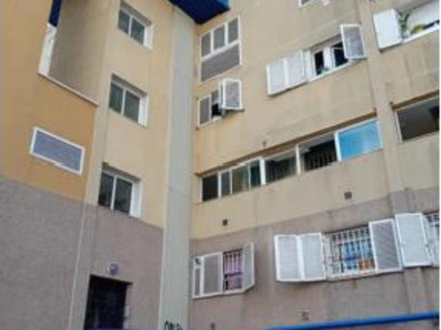 Dúplex en venta en Cármenes, Madrid