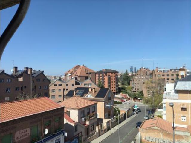 Dúplex en venta en Ciudad Lineal, Madrid