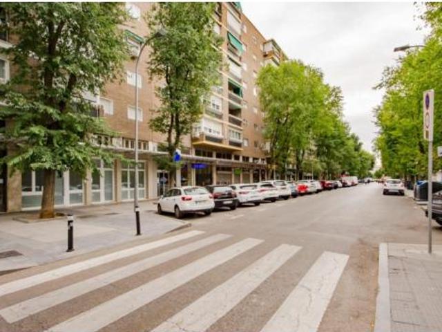 Dúplex en venta en Moratalaz, Madrid