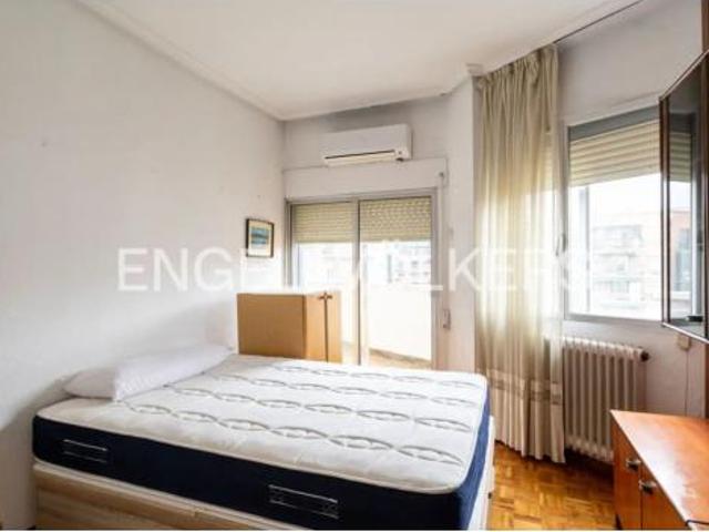 Dúplex en venta en Ciudad Lineal, Madrid